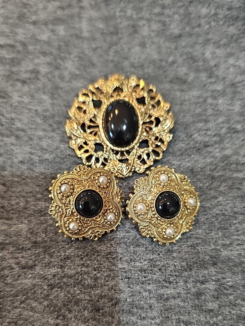 Gold Tone Filigree Brooch and Earring Set with Black Cabochon